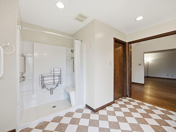 74th image of 2044 Manor Dr