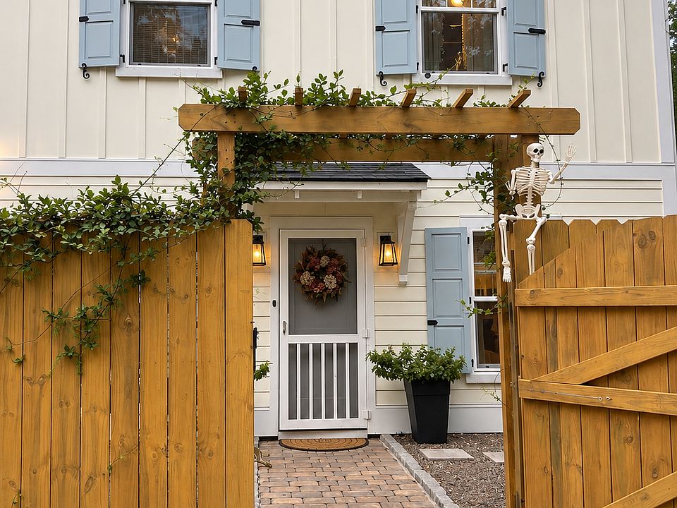 Private entrance - faces S. Enston Street.