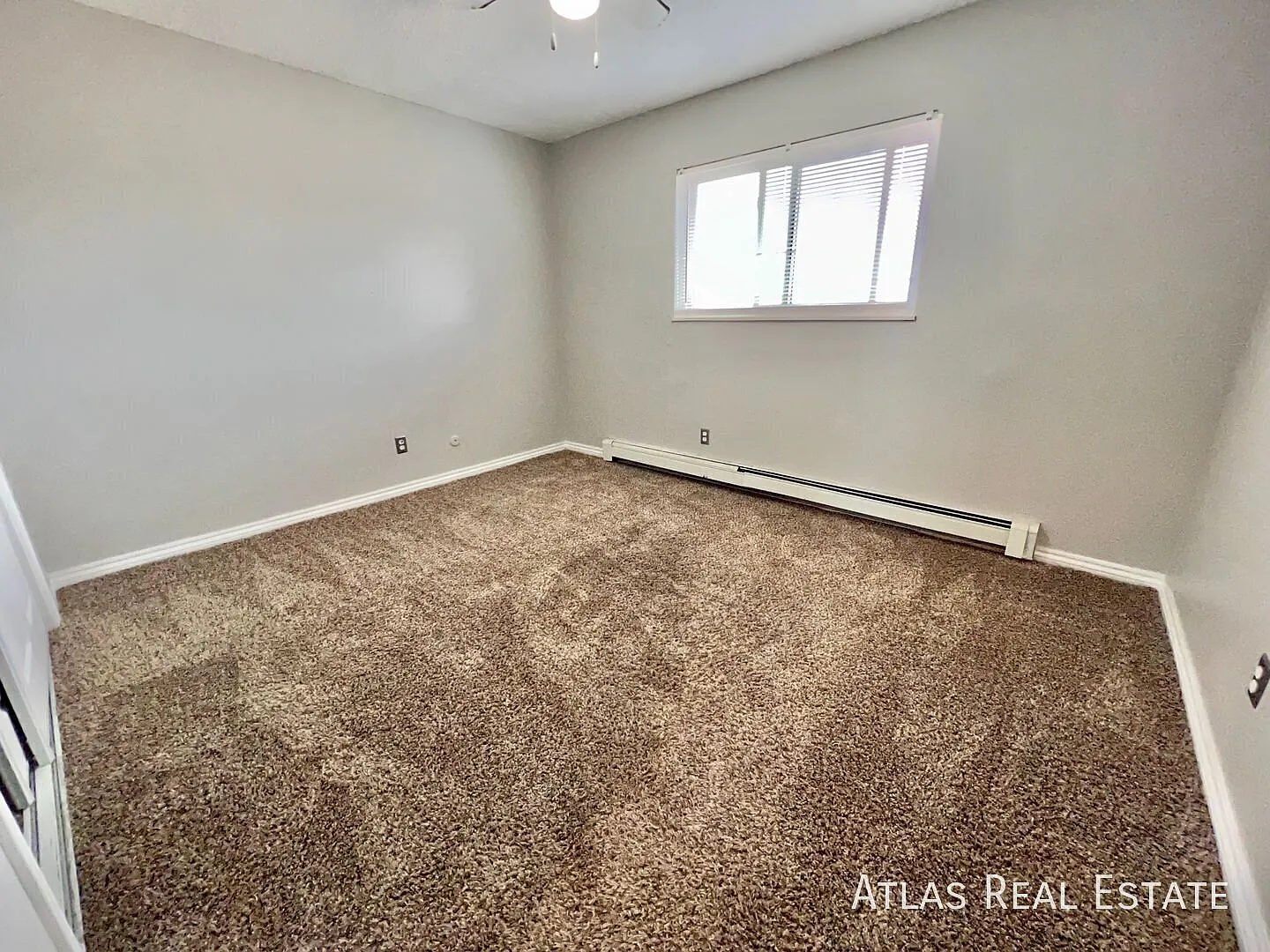2913 Straus Ln — Photo 4