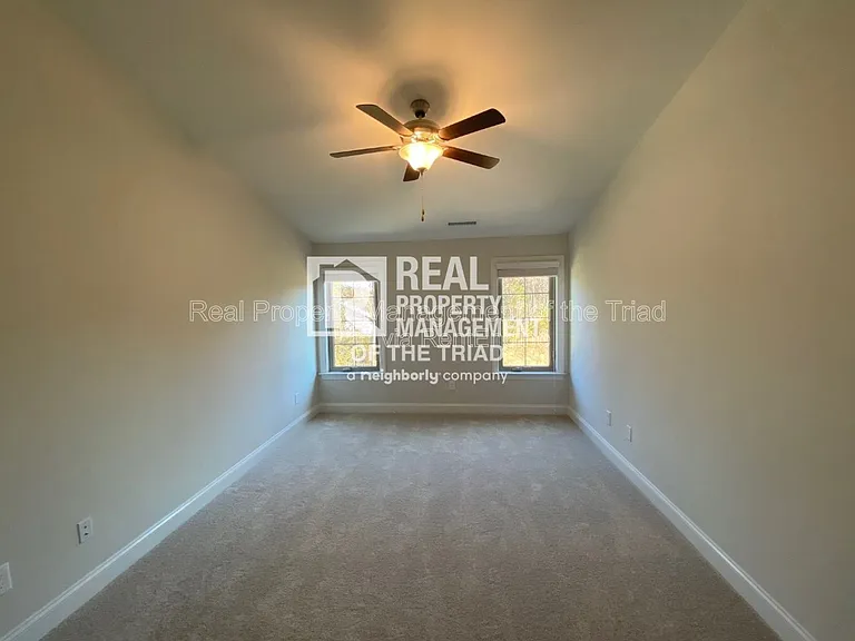 4332 Holstein Dr — Photo 8