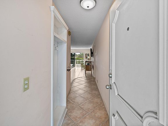 2nd image of 421 S Lakeside Drive #10