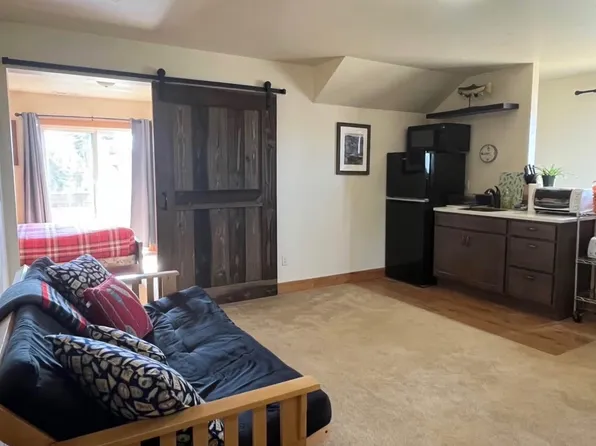 243 E Aspenwood Ave #1, Sisters, OR 97759