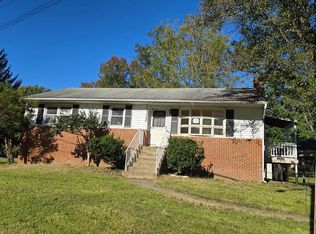 13720 Old Chapel Rd, Bowie, MD 20715