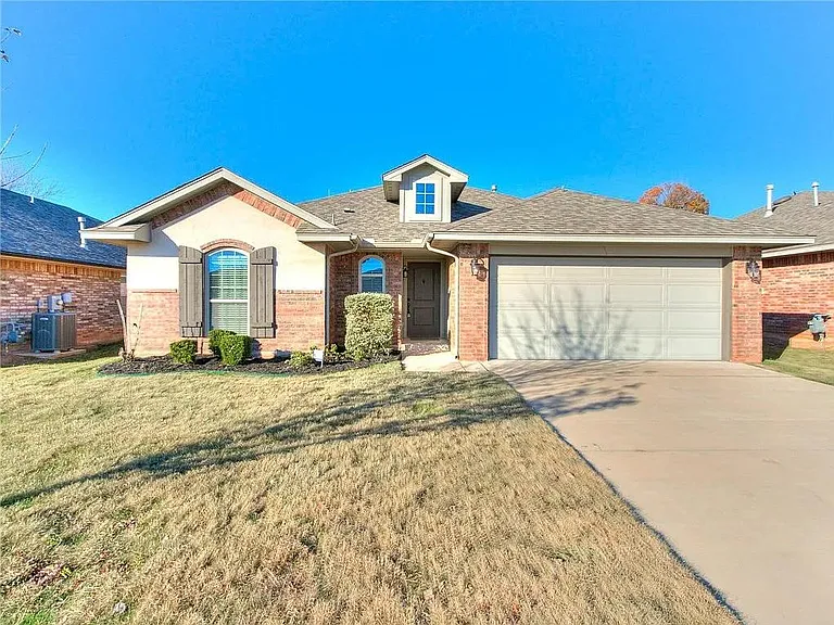525 Talon Dr — Photo 1