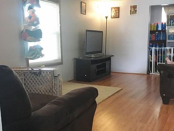 2nd image of 317 N Wilson Ave