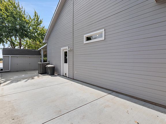 5th image of 3047 S Tagish Way