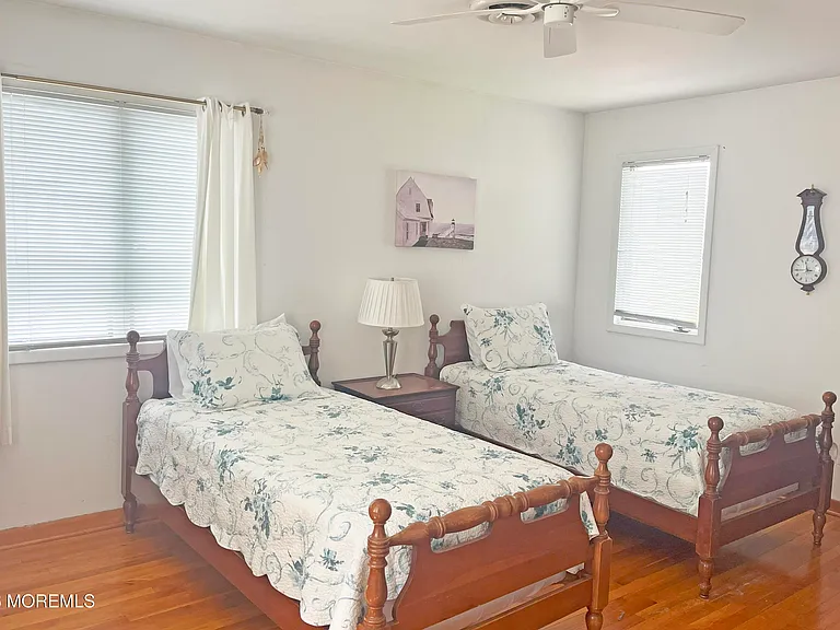 416 Salem Ave — Photo 9
