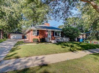 2519 S 96th St, West Allis, WI 53227