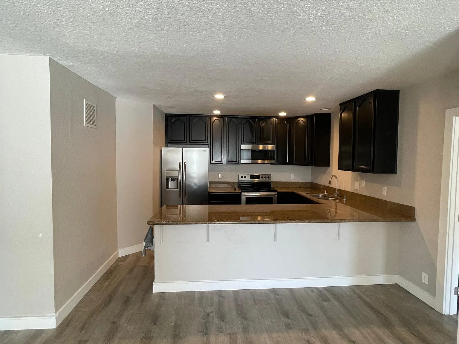 429 Autumn Dr — Photo 3