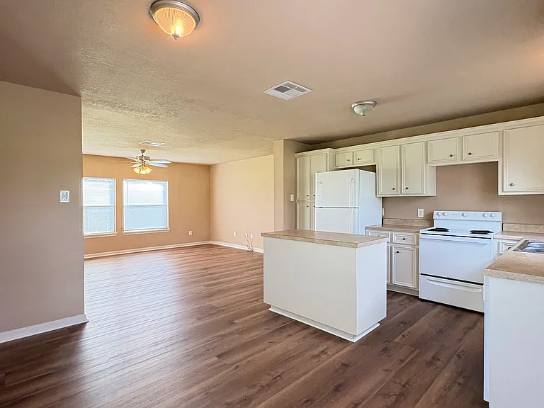 3310 Band Rd — Photo 3