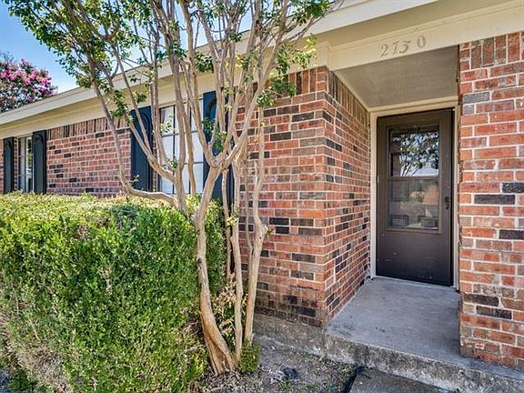 3rd image of 2730 E Wentwood Dr