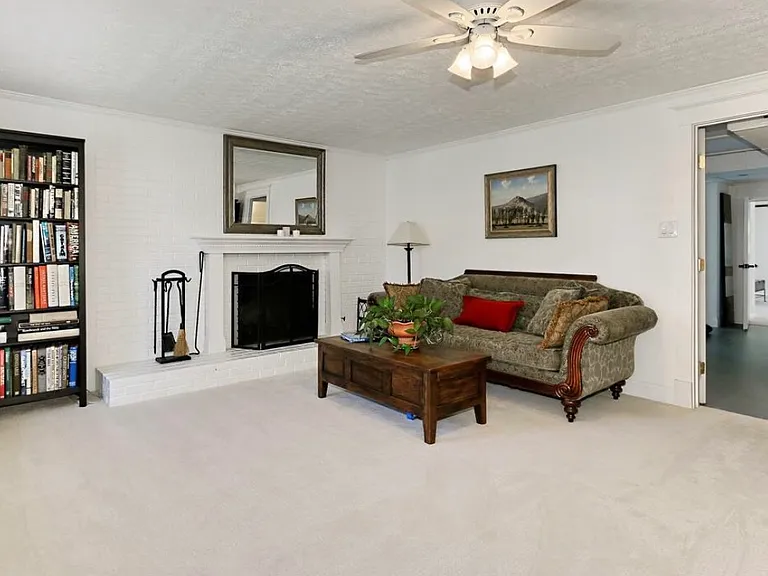 8616 McHenry St — Photo 31