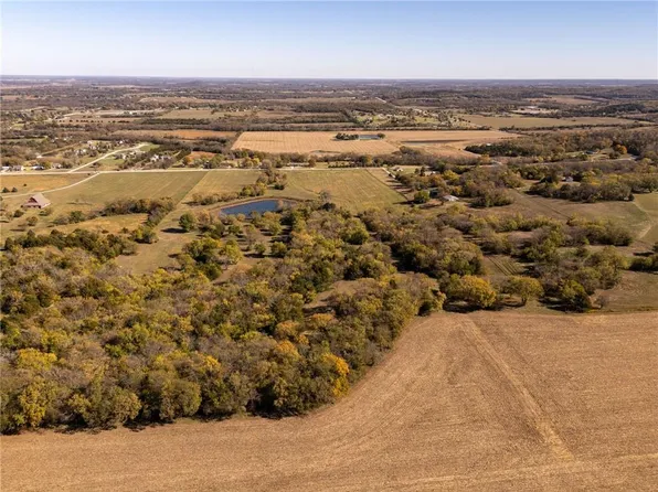 N 1100th Rd, Lawrence, KS 66046