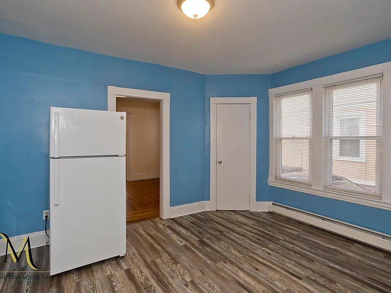 638 Belmont Ave — Photo 11