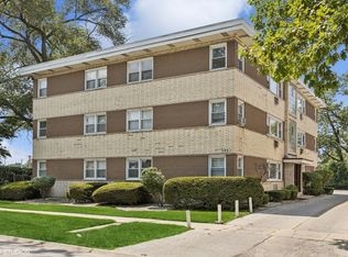 308 Beach Ave APT 1C, La Grange Park, IL 60526