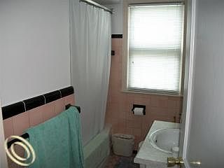5th image of 2043 Bacon Ave
