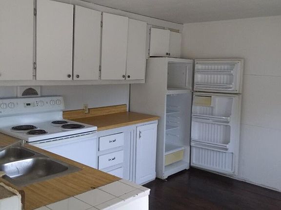 3rd image of 7300 Terrace Dr #6