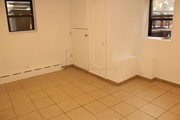 Rented by Bouklis Group | media 20