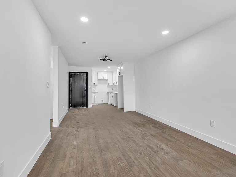 74 Broadway #4B — Photo 2