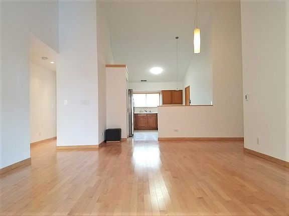 3rd image of 8710 W Evelyn Ln APT 306