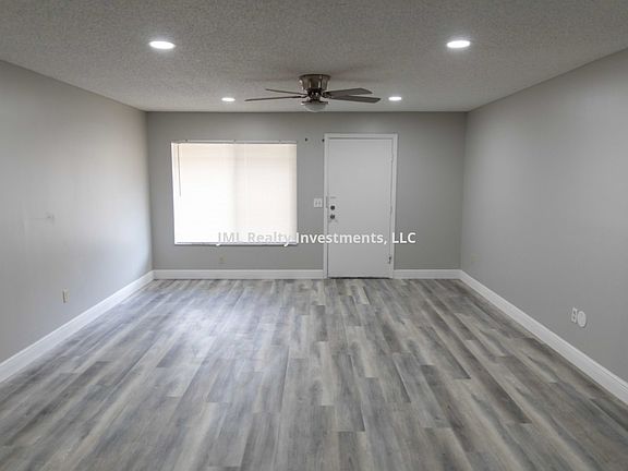 4th image of 725 Northlake 40 Blvd