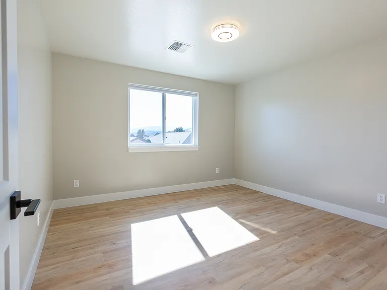 5377 Remington Dr — Photo 27