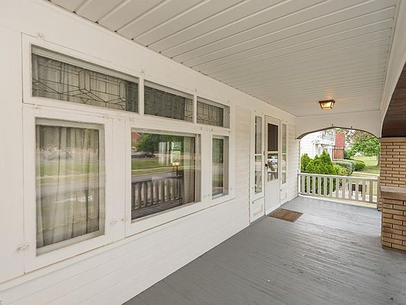 5th image of 20020 Riverview Ave