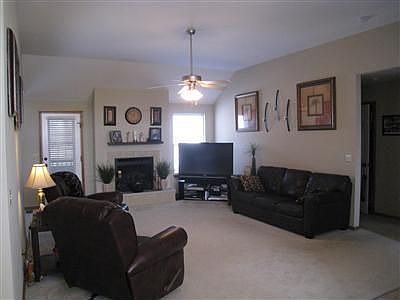 4th image of 5711 S Robert E Lee St