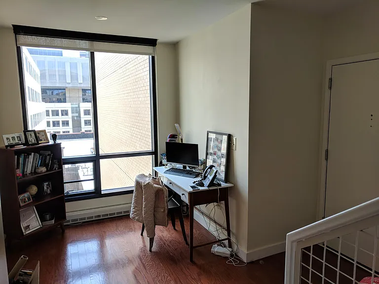 foyer/den area. room for a desk/bookshelves