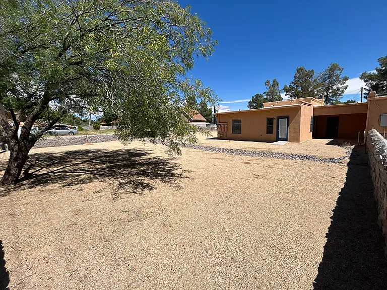 4025 Mary Cir #C — Photo 18