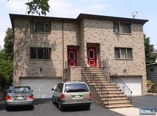 293 Whiteman St, Fort Lee, NJ 07024