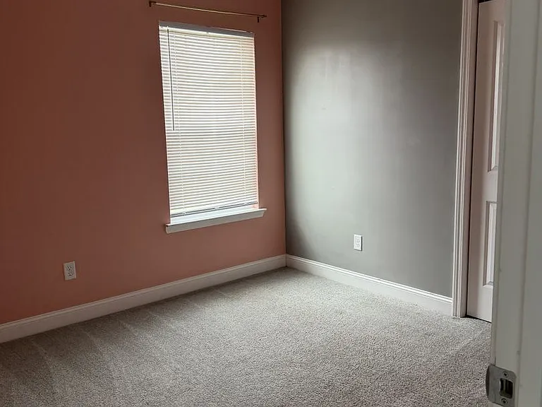 710 Burke Dr — Photo 6