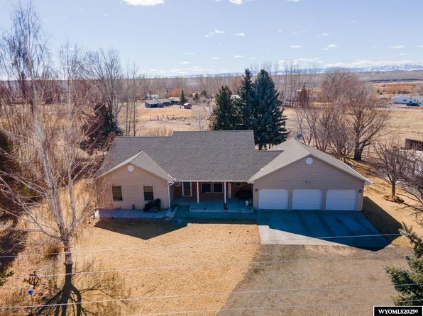 6659 Riverview Rd, Riverton, WY 82501