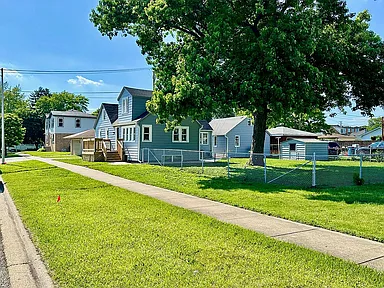 9548 S Merrimac Ave — exterior photo