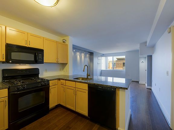 3rd image of 800 4th St SW APT N518