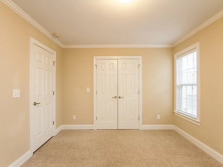 221 Worthington Ct — Photo 14