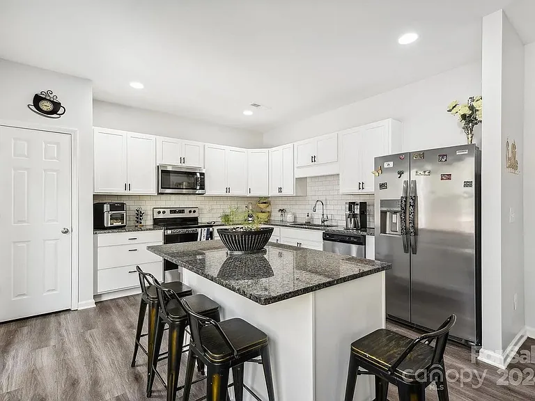 7608 Denbur Dr — Photo 1