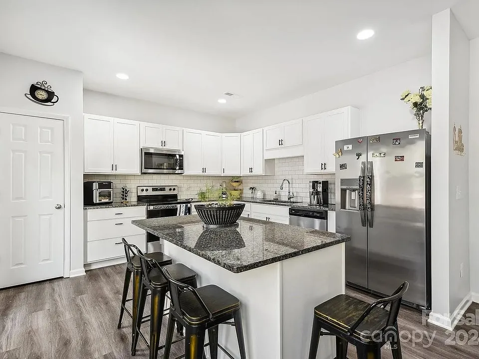 7608 Denbur Dr