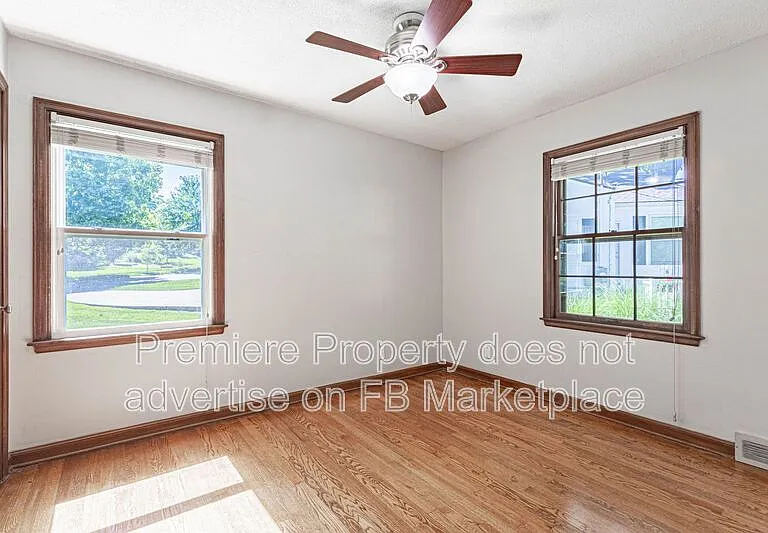 3029 W 74th St — Photo 8