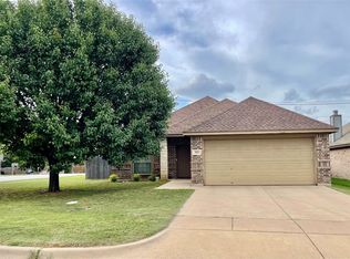 301 Grace Cir, Hurst, TX 76053