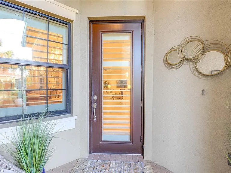 13435 Silktail Dr — Photo 2