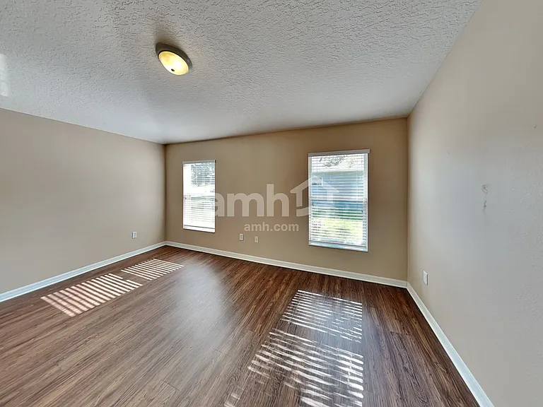 2305 Lawrence Hall St — Photo 8