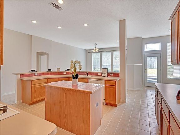 5th image of 1 Laura Elizabeth Ct