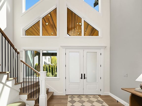 4th image of 18650 NE 53rd Street