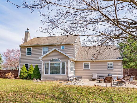 3rd image of 620 Kvamme Ln