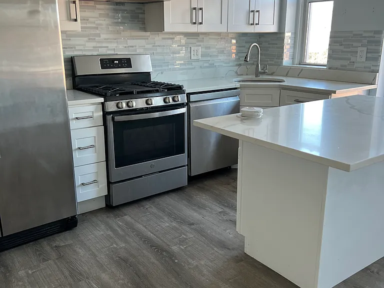 896 State St #3R — Photo 7