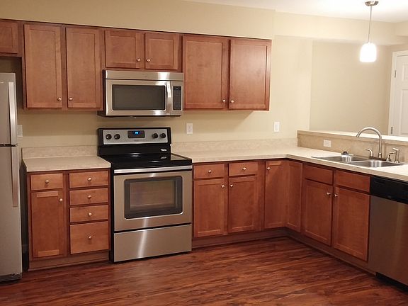 Photo may be of similar apartment in building