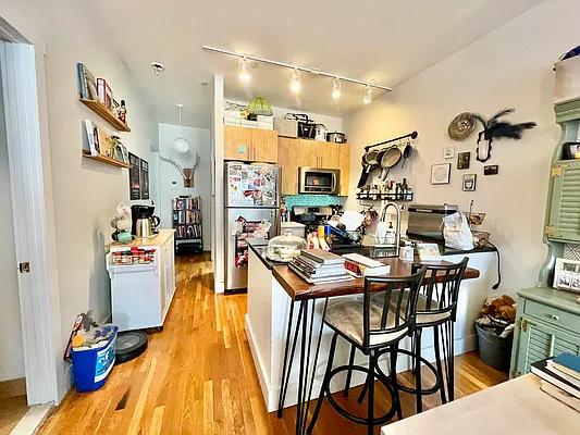 Rented by ERNY LLC | media 36