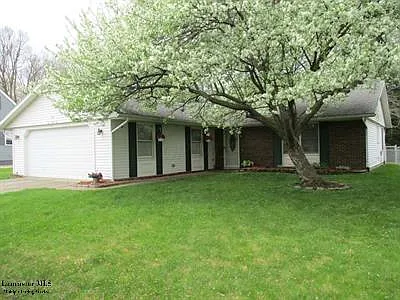 145 Williamsburg Ln NW photo 1