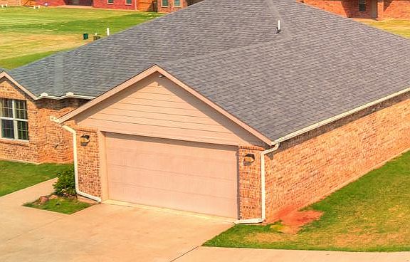 2nd image of 2724 Kimber Ln